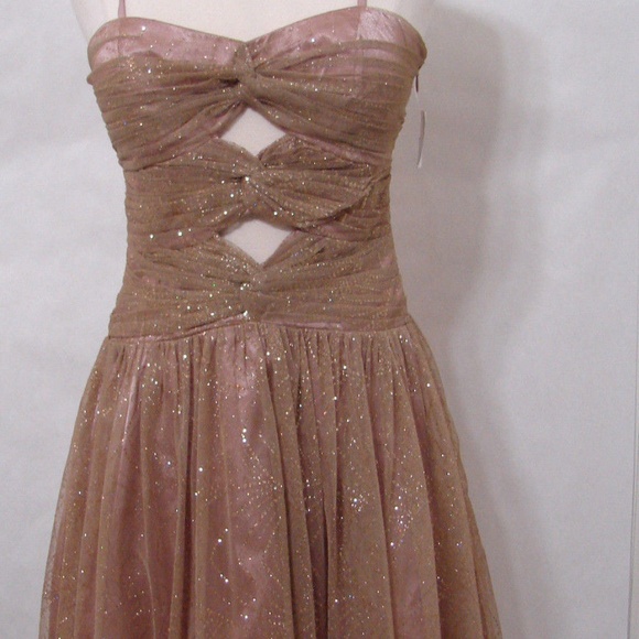 Short Strapless Prom/Event Dress - Picture 1 of 5